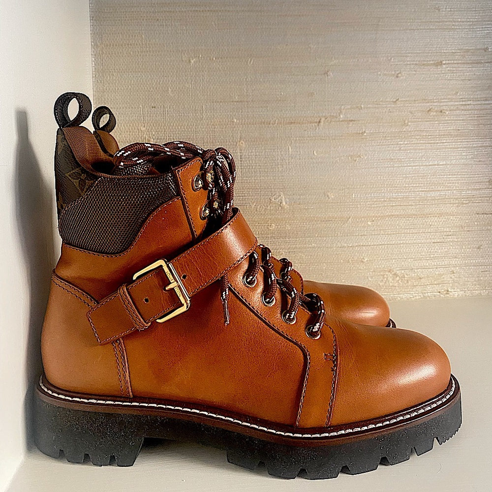 LOUIS VUITTON brown leather boots